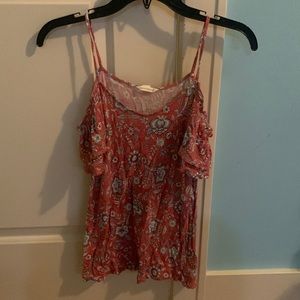 So cute floral tank off the shoulder w/ straps